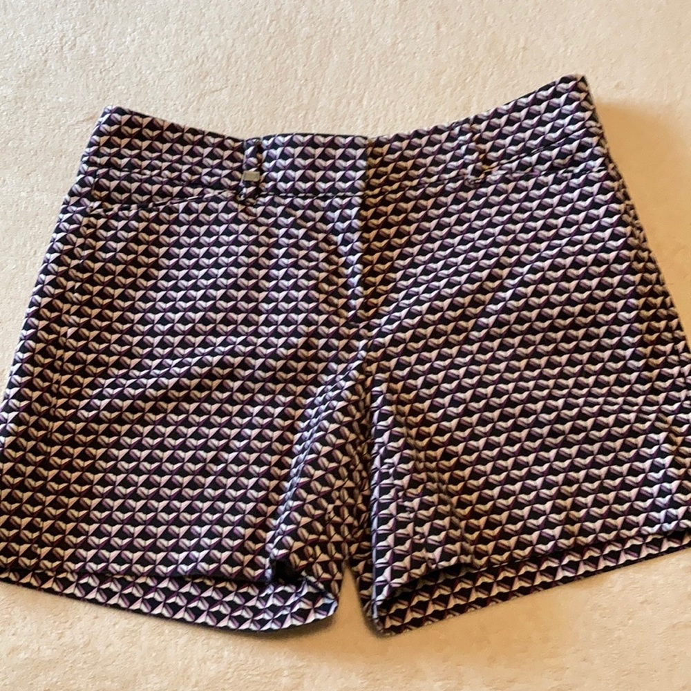 Super-cute WH/BM Shorts